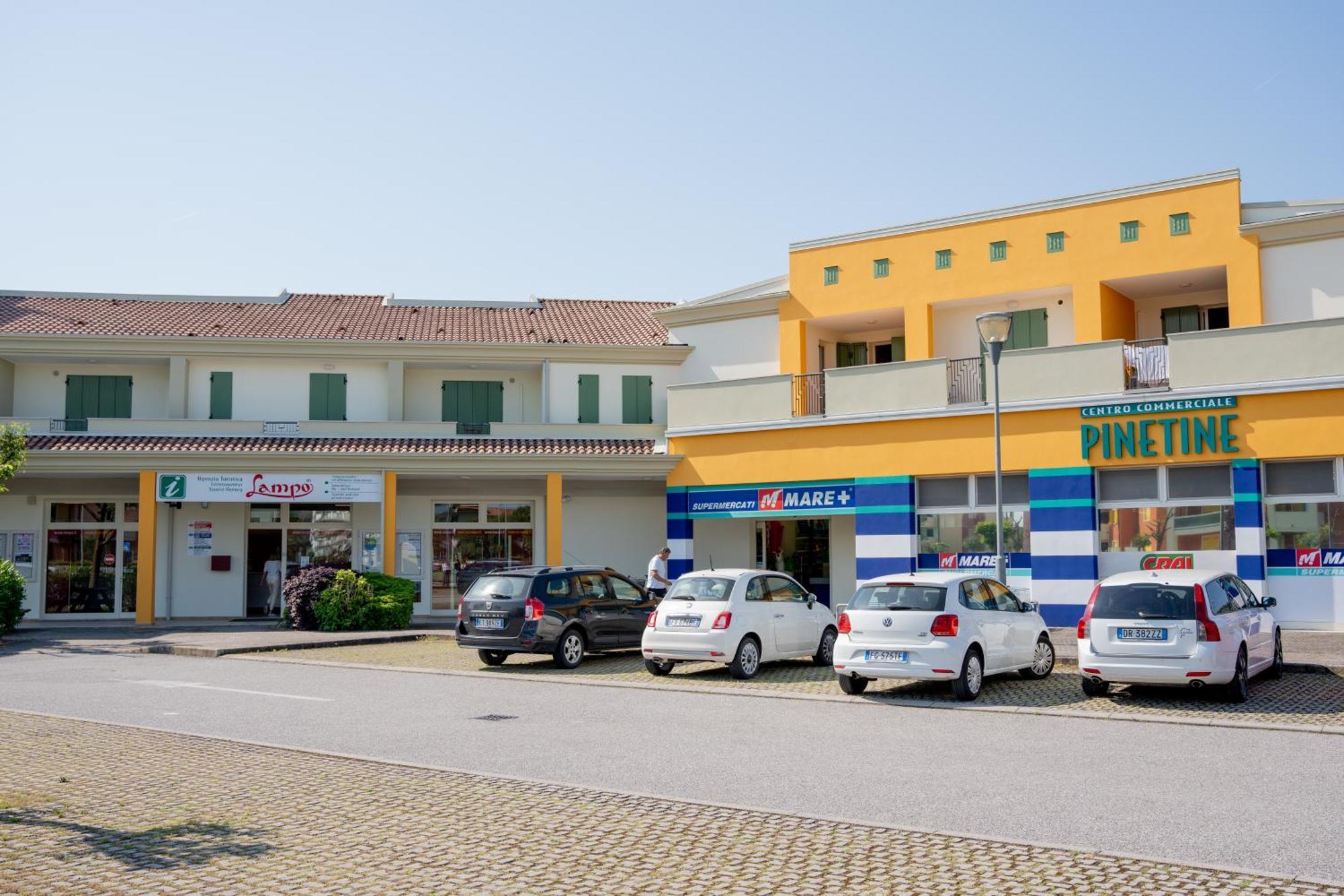 Robinia/Pinetine Lido Altanea Apartment Caorle Exterior foto